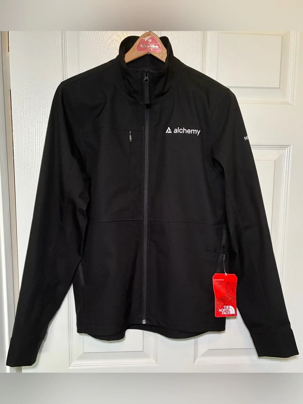 The North Face Size Small Castle Rock Soft Shell Jacket Alchemy Branded in Black